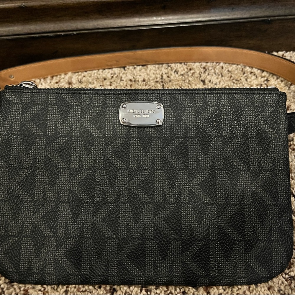 Michael Kors Fanny Bag (Small)